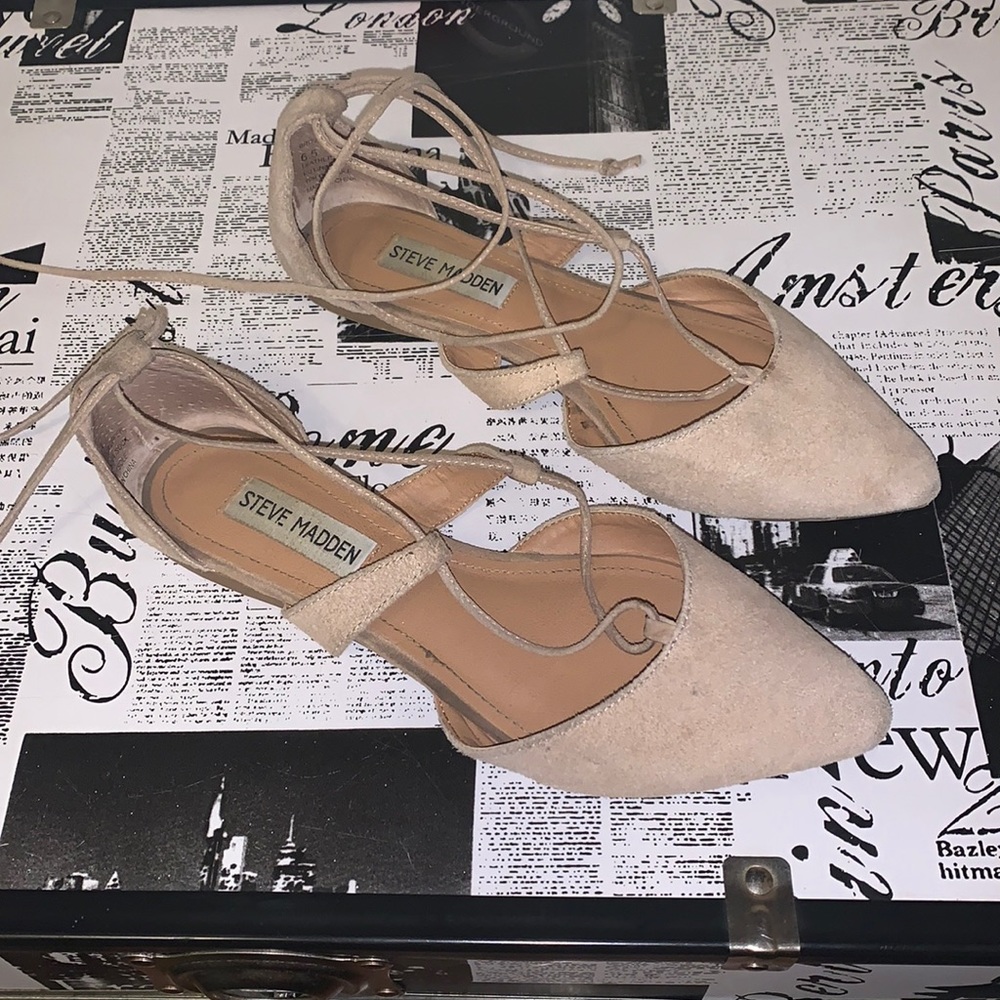 Steve Madden Lace Up Pointed Toe flats